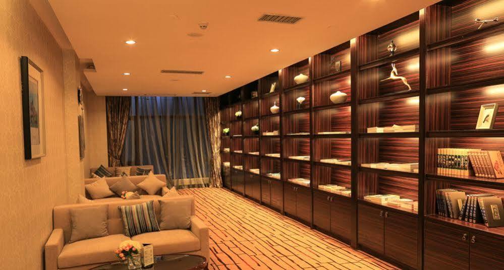 Country Garden Phoenix Hotel Kaiping Цзянминь Екстер'єр фото